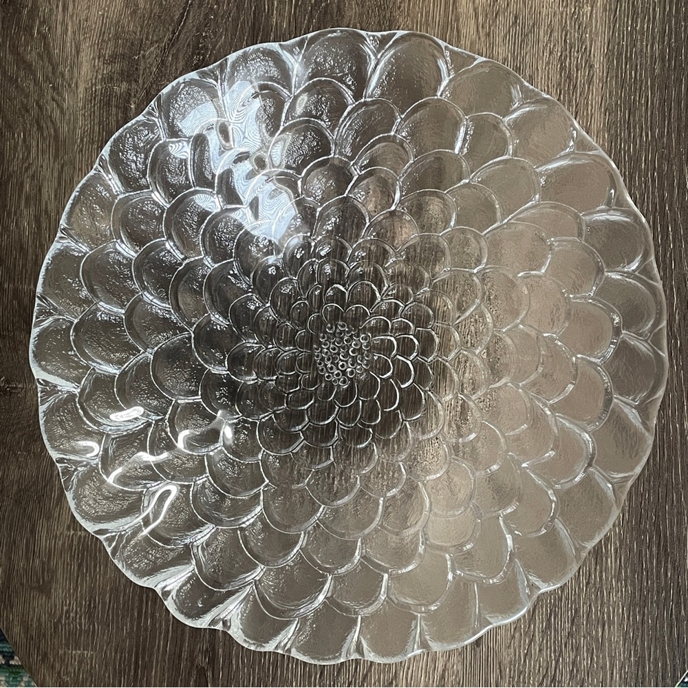Vintage Art Glass Serving Fruit Bowl Flower 12 7/8” Dia. Mid-Century Modern